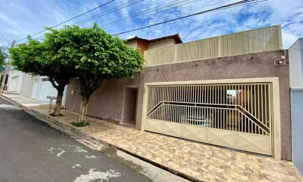 Casa para Venda em Lins, Residencial Fortaleza, 4 dormitórios, 2 suítes