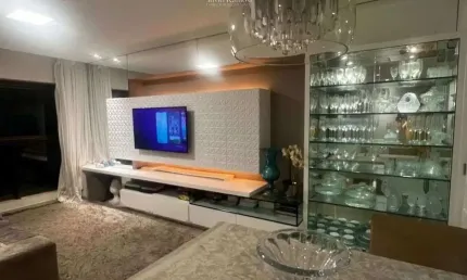 Apartamento reformado à venda, com 3 quartos  sendo 1 suíte master, 80m² na Tamarineira