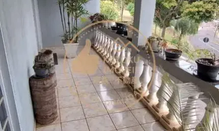 Oportunidade: Casa com Suíte, Banheiros Grandes e Garagem Espaçosa