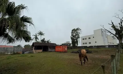 Terreno com 2.123m² a 100m da Entrada de Balneário Piçarras