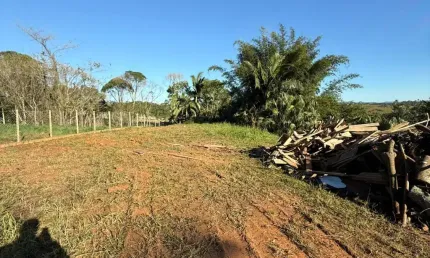 Terreno de 1.500m² no Bairro Morretes – Balneário Piçarras/SC