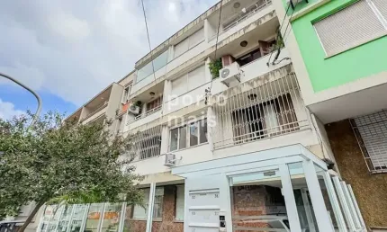 Apartamento com 2 quartos à venda na rua santo antônio, 591, floresta, porto alegre por r$ 310.000