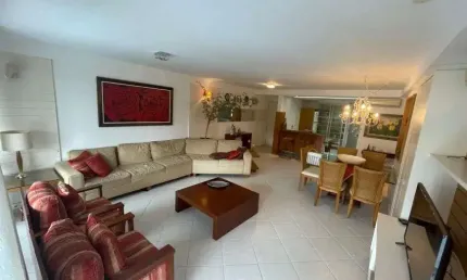 Apartamento Exclusivo na Beira-Mar Norte – Conforto e Sofisticação!