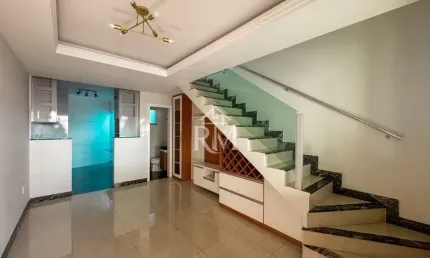 Casa Geminada à Venda - 2 Quartos amplos sendo 1 Planejado - 70m² - Reformado - 2 Banheiros - 1 Vaga - Santa Amélia - Pampulha BH