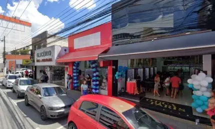  Salão no coração de Suzano 5x25 Na Av: General Francisco Glicério, quase em frente a Drogaria São Paulo, 150m2 com Mezanino e WC;  Luvas de 260mil e Locação 25mil . - SA2159