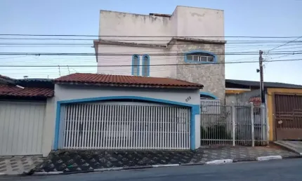Sobrado Comercial de 254m² no Centro de Poá - SO2056