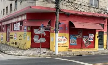 Salão de esquina Antônio Marques Figueira e R:Padre Eustáquio, 270metros, pé direito de 4 metros. - SA2027
