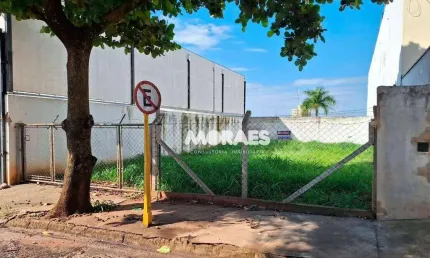Terreno comercial para alugar, 242 m² por R$ 1.200/mês - Jardim Contorno - Bauru/SP