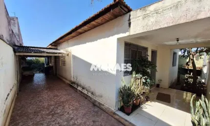 Casa com 4 dormitórios à venda, 224 m² por R$ 270.000,00 - Vila São João da Boa Vista - Bauru/SP