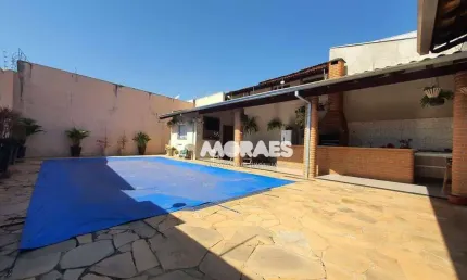 Casa com 3 dormitórios à venda, 250 m² por R$ 790.000,00 - Jardim Bela Vista - Bauru/SP