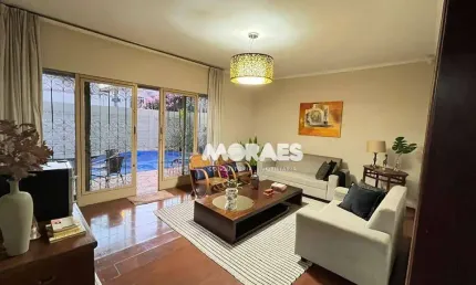 Casa de esquina com 3 dormitórios à venda, 285 m² por R$ 900.000 - Vila Cidade Universitária - Bauru/SP