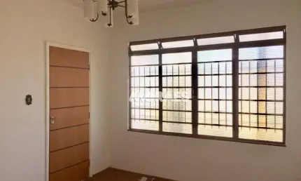 Casa com 3 dormitórios à venda, 110 m² por R$ 630.000,00 - Vila Nova Cidade Universitária - Bauru/SP