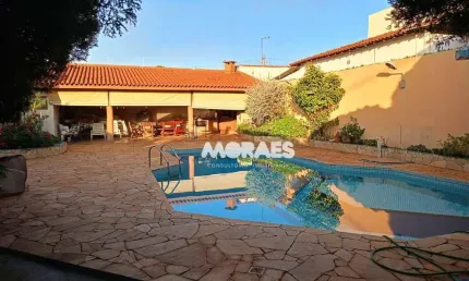 Casa com 3 dormitórios à venda, 310 m² por R$ 950.000 - Núcleo Residencial Presidente Geisel - Bauru/SP