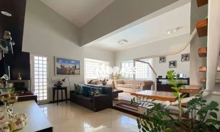 Sobrado com 3 suítes à venda, 310 m² por R$ 1.300.000 - Jardim Estoril - Bauru/SP