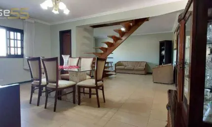 Casa com 4 dormitórios à venda, 210 m² por R$ 1.300.000,00 - Jardim das Américas - Curitiba/PR