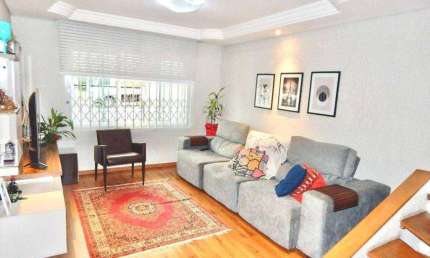 Sobrado com 3 dormitórios à venda, 180 m² por R$ 699.000,00 - Fazendinha - Curitiba/PR