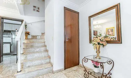 Sobrado com 4 dormitórios à venda, 166 m² por R$ 1.100.000,00 - Xaxim - Curitiba/PR