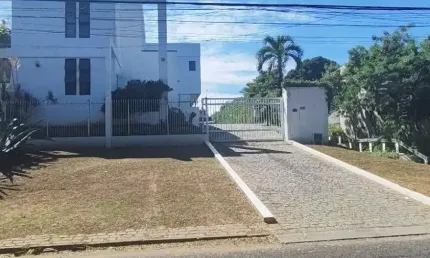 Casa em condominio fechado. Atras do Colégio São Paulo