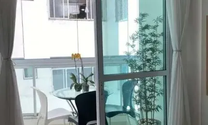 Lindo Apartamento de 02 Quartos na Praia da Costa com Varanda e Lazer Completo! 