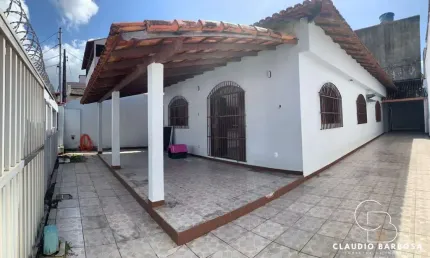 Casa com 3 quartos sendo uma suíte, área da casa 150m2... Novo México Vila Velha ES...