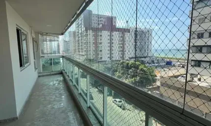 Lindo Apartamento de 3 Quartos na Praia de Itaparica com Varanda e Lazer Completo!