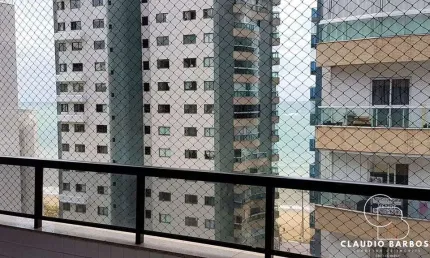 Lindo Apartamento de 04  Quartos em Praia de  Itapuã com Varanda e Lazer Completo!