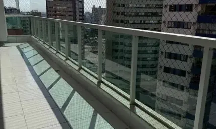Lindo Apartamento de 03 Quartos/suíte, montado na primeira  quadra do mar na Praia da Costa!