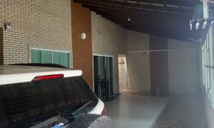 Casa com 3 quartos sendo uma suíte, área da casa 181 m2... santos dumont vila velha es...