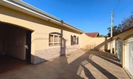Casa para aluguel, 3 quartos, 1 suíte, 4 vagas, Centro - Boituva/SP