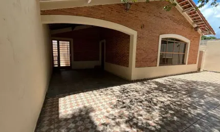 Casa com 4 dormitórios para alugar, 200 m² por R$ 2.500,00/mês - Jardim Egidio Labronici - Boituva/SP