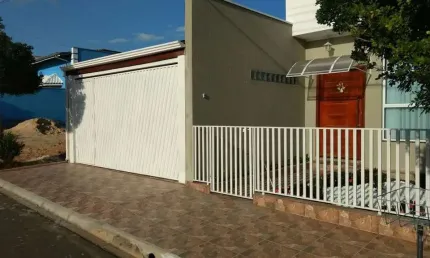 Casa com 2 dormitórios à venda, 200 m² por R$ 689.000 - Jardim Sartorelli - Iperó/SP