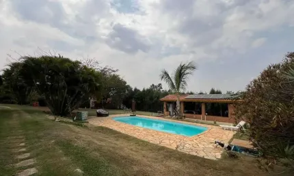 Chácara com 3 dormitórios à venda, 4545 m² por R$ 980.000,00 - Chácara dos Pinhais - Boituva/SP