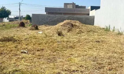 Terreno à venda no Portal Ville Jardins, Boituva 