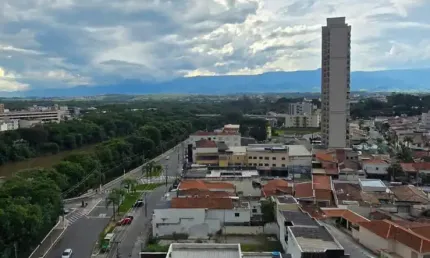 BELÍSSIMO APARTAMENTO À VENDA BEM LOCALIZADO, PERTO DE TUDO!