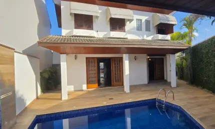 BELÍSSIMA CASA DISPONÍVEL PARA VENDA BEM NO CORAÇÃO DA VILA PARAÍBA GUARATINGUETÁ SP.