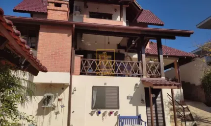 Casa com potencial pousada no bairro das Nações em Timbó