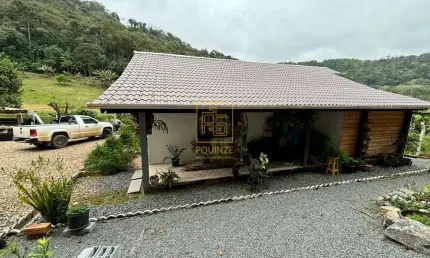 Sítio Espetacular com Amplo Espaço Externo em Indaial!