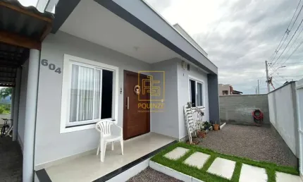 Casa com móveis sob medida no bairro João Paulo II, Indaial