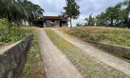 Casa com amplo terreno e livre de enchentes no bairro Mulde, Indaial