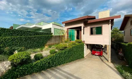 Casa com 3 dormitórios  no bairro Tapajós em Indaial