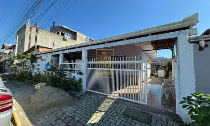 Casa com 5 quartos à venda em Morretes, Itapema 