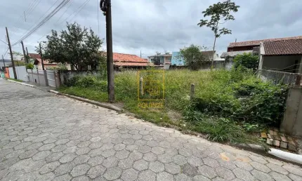 Terreno no centro de balneário piçarras a 450m da praia