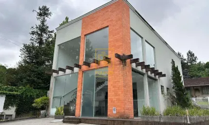 Sala Comercial com Casa e Apartamento no Bairro Imigrantes