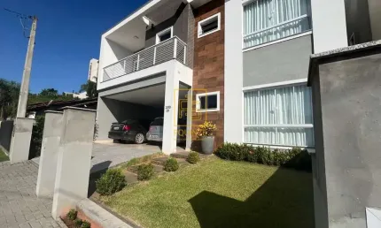 Sobrado pronto para morar próximo ao centro de Timbó