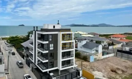 Duplex mobiliado e com piscina privativa a 100 m da praia