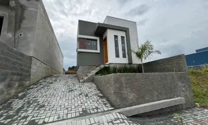Charmosa casa à venda no bairro joão paulo ii, indaial
