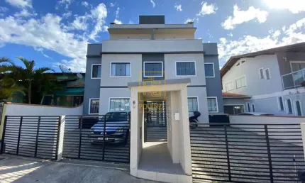 Apartamento duplex a 500m da praia no centro de Barra Velha