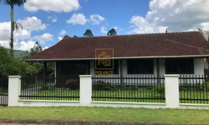 Exclusividade - Casa espaçosa e bem localizada em Rodeio