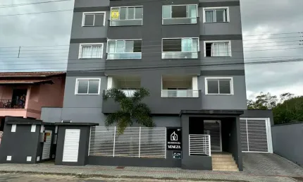 Apartamento mobiliado e decorado a 900 metros do centro de Timbó