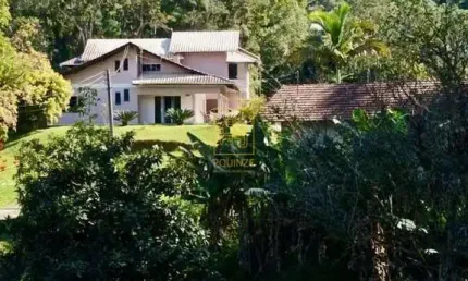 Amplo sítio em Rio do Sul com potencial de renda extra